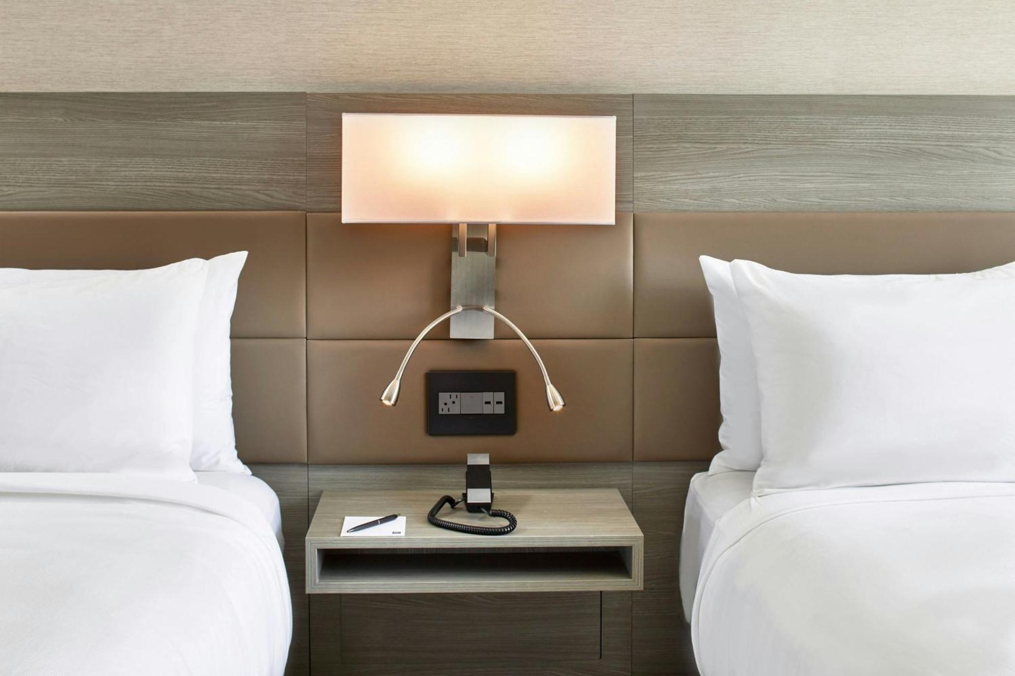 Hotel Ac By Marriott Hill Country 3*